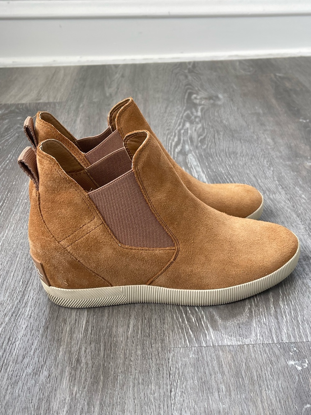 Sorel Out 'N About Slip-On Wedge Boots Size 10.5